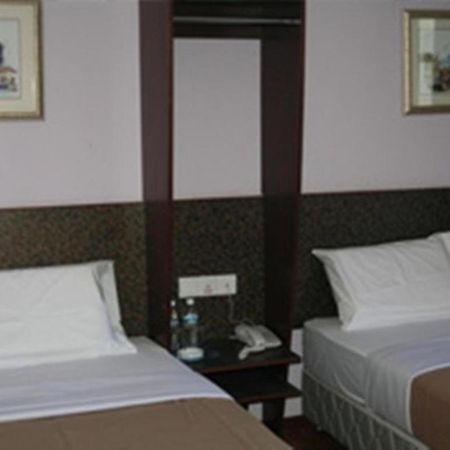 Aristo Hotel @ Putatan Kota Kinabalu Buitenkant foto
