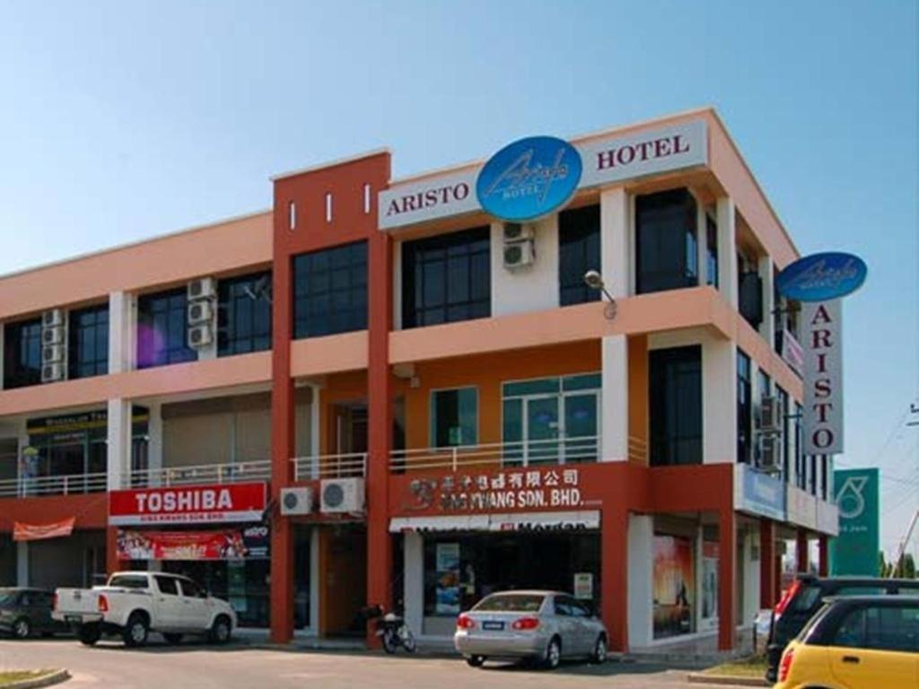 Aristo Hotel @ Putatan Kota Kinabalu Buitenkant foto