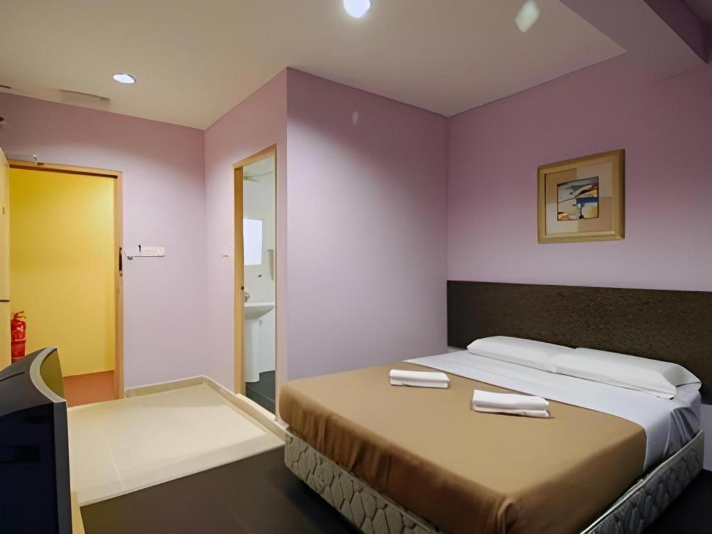 Aristo Hotel @ Putatan Kota Kinabalu Buitenkant foto