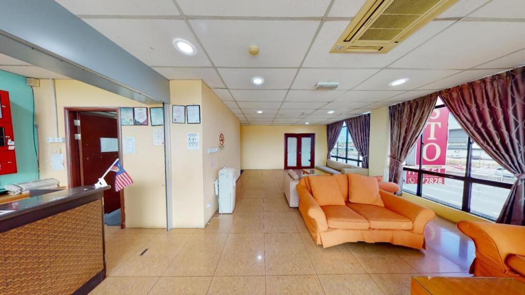Aristo Hotel @ Putatan Kota Kinabalu Buitenkant foto