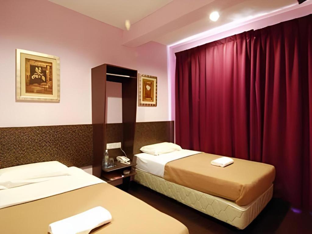 Aristo Hotel @ Putatan Kota Kinabalu Buitenkant foto