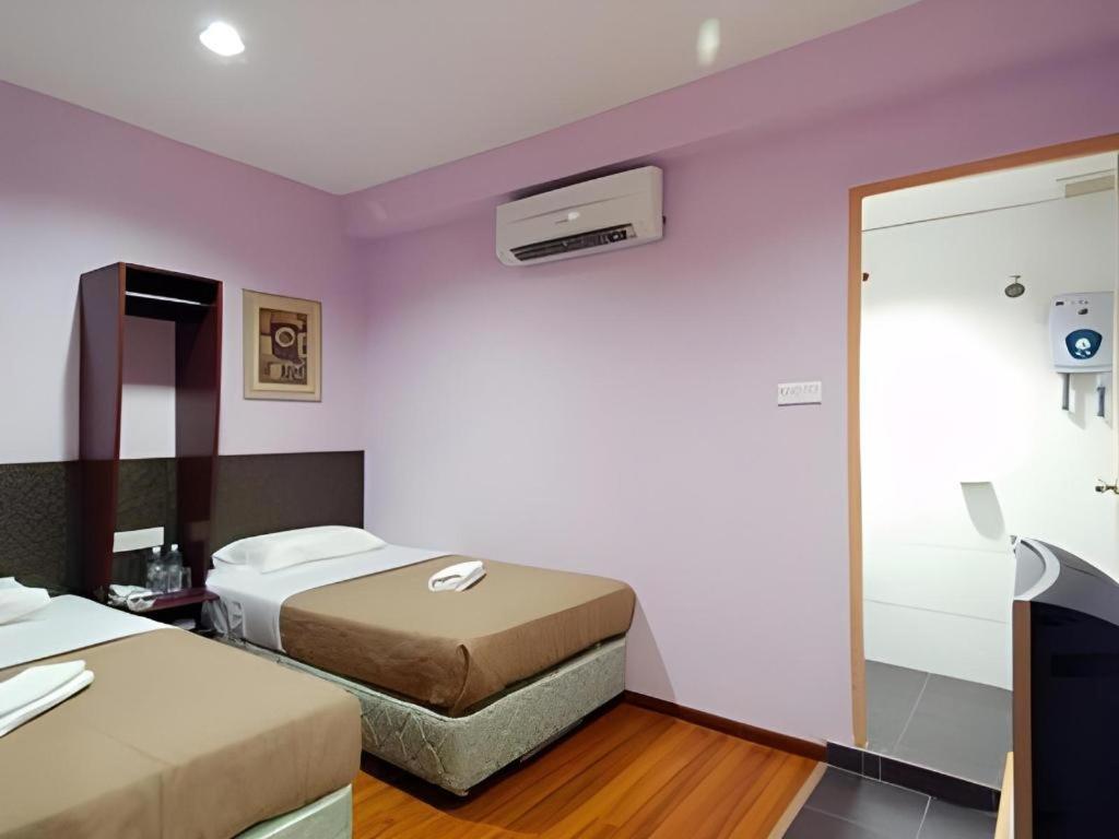 Aristo Hotel @ Putatan Kota Kinabalu Buitenkant foto