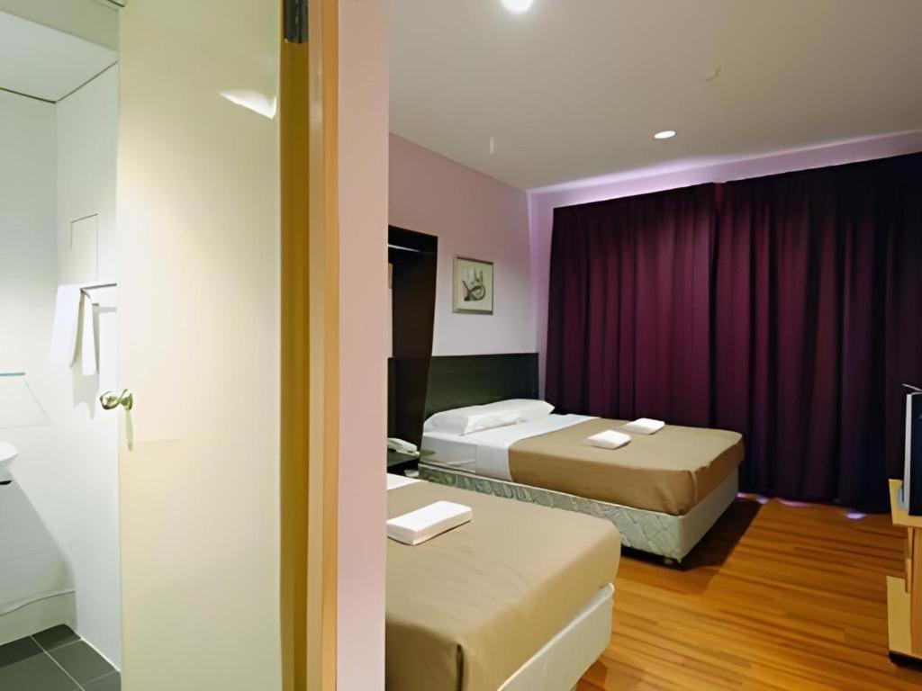 Aristo Hotel @ Putatan Kota Kinabalu Buitenkant foto