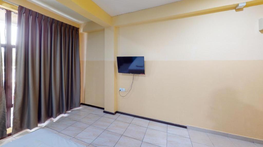 Aristo Hotel @ Putatan Kota Kinabalu Buitenkant foto