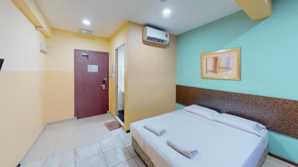 Aristo Hotel @ Putatan Kota Kinabalu Buitenkant foto