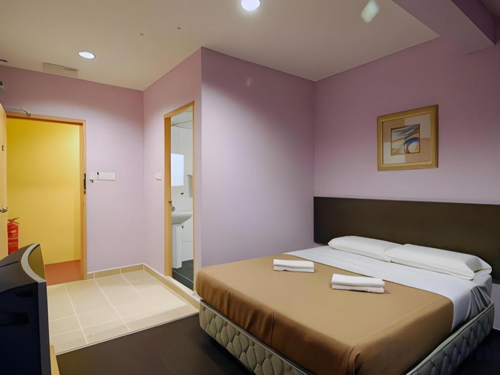 Aristo Hotel @ Putatan Kota Kinabalu Buitenkant foto